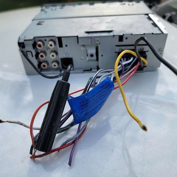 JVC CAR STEREO & ROCKFORD FOSGATE AMP - Picture 6 of 10